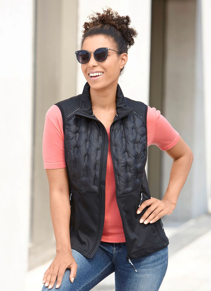 Funktionsweste in aktuellem Materialmix 