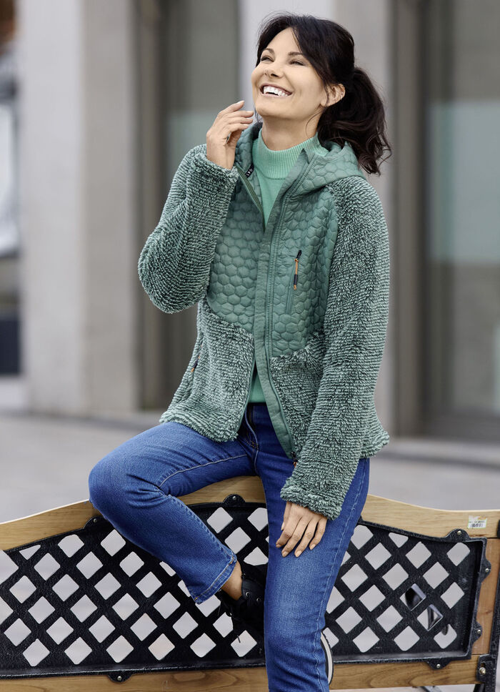 Jacke im aktuellen Materialmix SALBEI