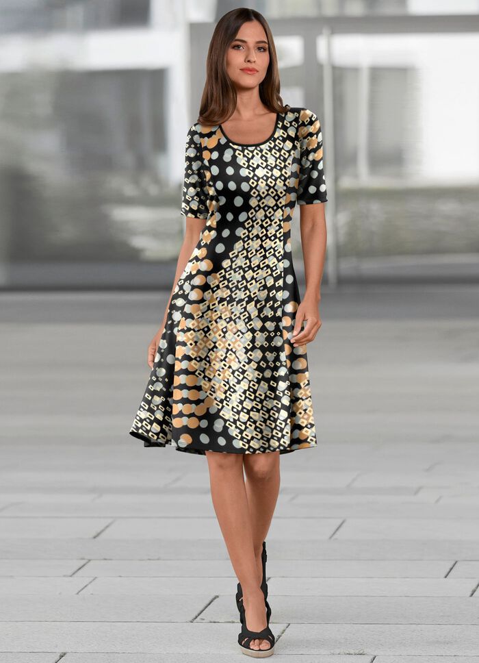 Kleid in schwingender Schlupfform 