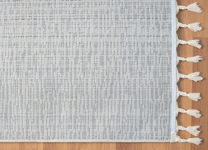 Pflegeleichte Brücken und Teppiche aus synthetischen Material-Mix 