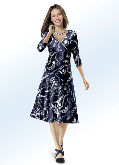 Kleid mit Kontrasteinfassung 