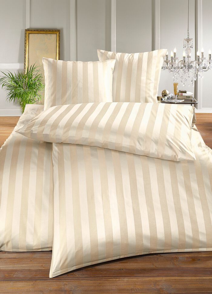 Hochwertige Bettwäsche aus dem Hause BAUER BEIGE