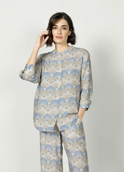 Longbluse mit harmonischem Druck 