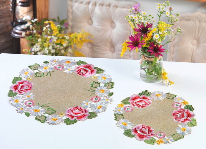 Tisch- und Raumdekoration in harmonischen Farben GR&Uuml;N-BUNT