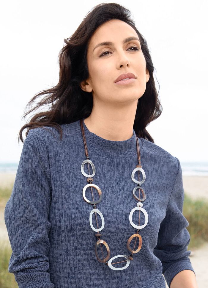 Moderne Halskette mit asymmetrischen, ovalen Elementen  