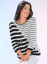 Pullover in grafischem Dessin 