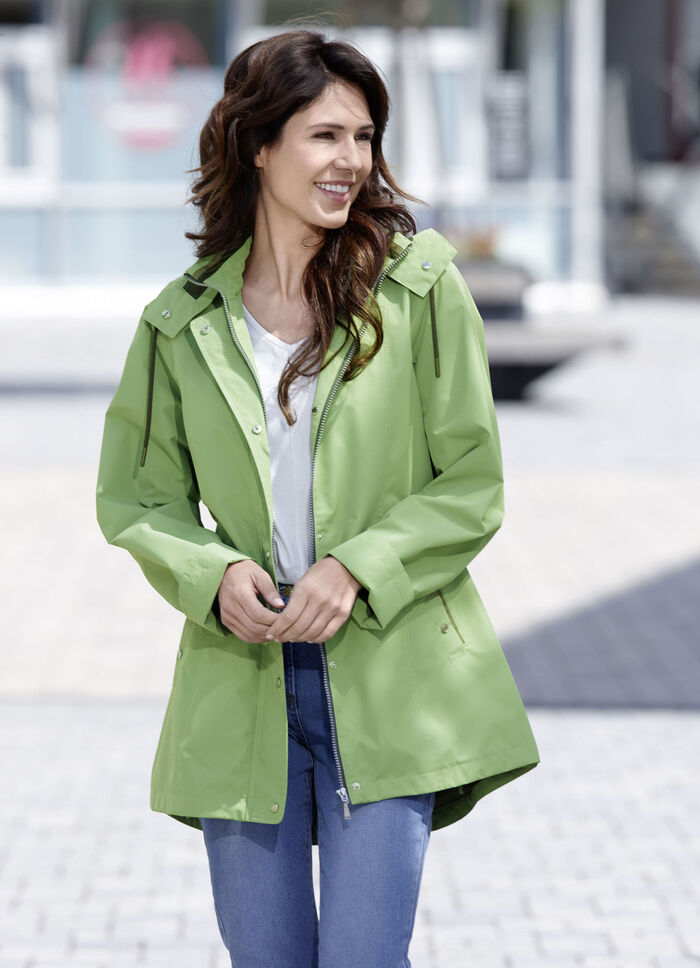 Funktionsjacke mit kleinem Regenschild an der abnehmbaren Kapuze MAIGRÜN