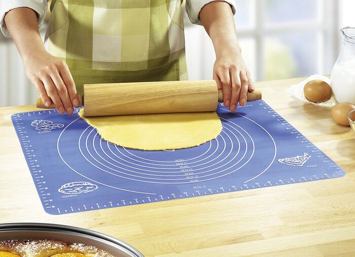 Zusammenrollbare Ausrollmatte mit Maß-Skala BLAU