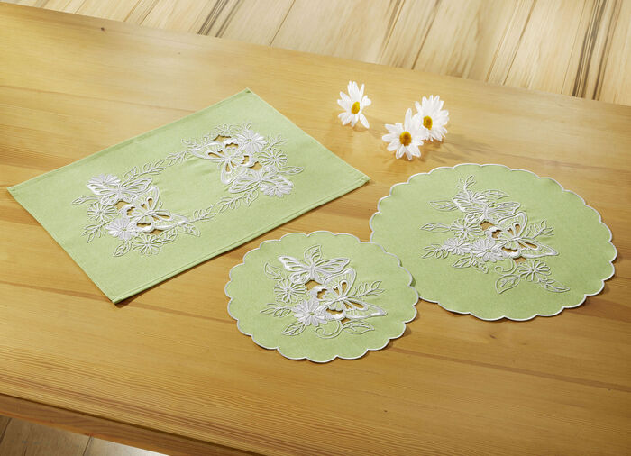 Tisch- und Raumdekoration mit gestickten Schmetterlingen und Blumen GRÜN-WEISS