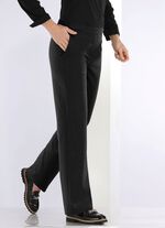 Hose in modischer Weite 