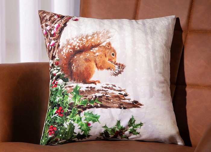 Kissenbezug mit winterlichem Eichh&ouml;rnchen-Dessin 