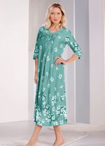 Nachthemd von "Laurina" mit Motivspitze am Ausschnitt 