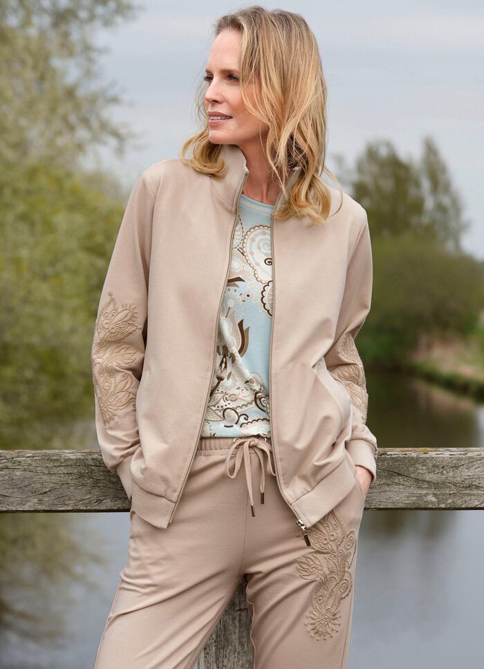 Sweatjacke mit seitlichen Eingrifftaschen 