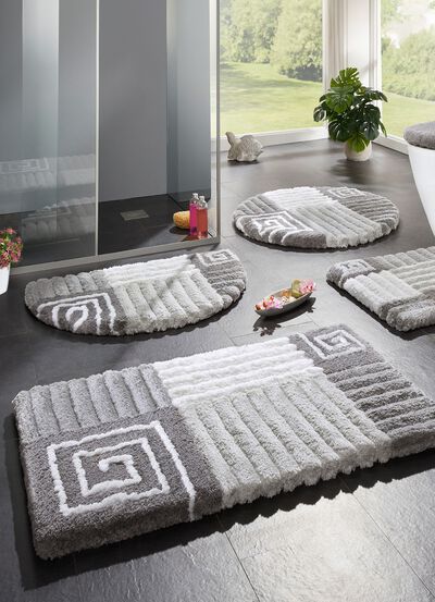 Badgarnitur mit rutschhemmender  R&uuml;ckseite 