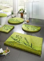 Naturnah gestaltete Badgarnitur der Marke Grund 