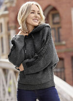 Pullover mit Kapuze und in Fledermausform 