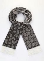 Schal mit verschiedenen Dessins 