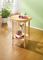 Teilmassiver Beistelltisch mit gedrechselten F&uuml;&szlig;en 