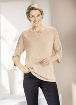 Shirt mit V-Schlitz und Schmuckzier 