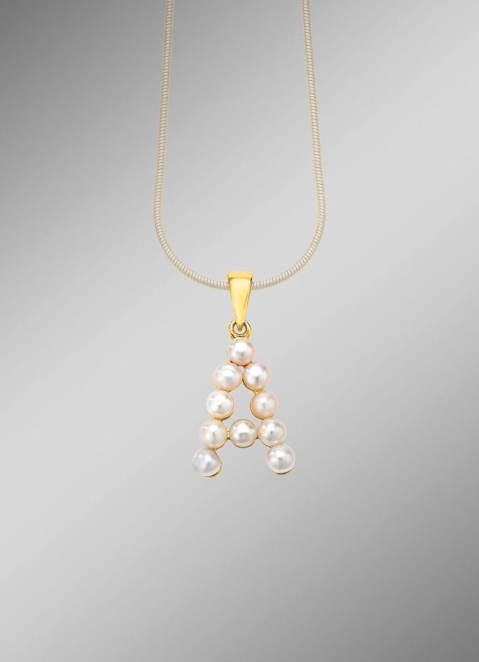 Personalisierte Eleganz: Buchstaben-Anh&auml;nger mit S&uuml;&szlig;wasser-Zuchtperlen 