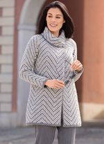 Strickjacke mit aufwendigen Details 