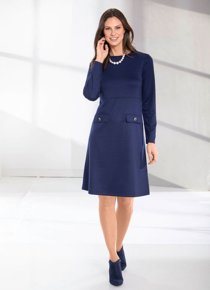 Kleid mit gl&auml;nzendem Schmuckknopf 