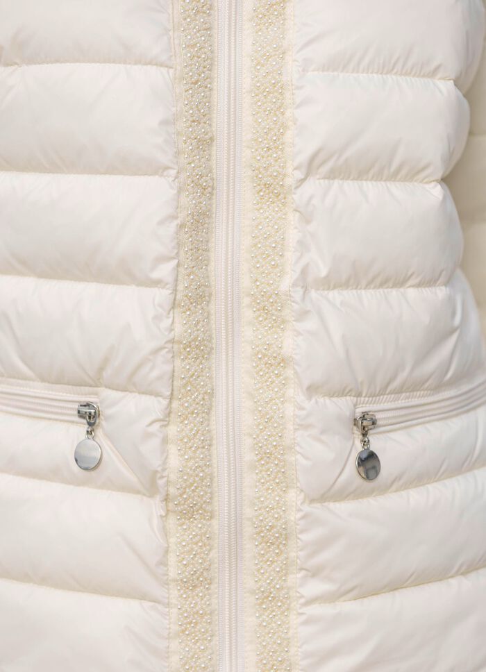 Jacke mit dekorativer Perlenzier 