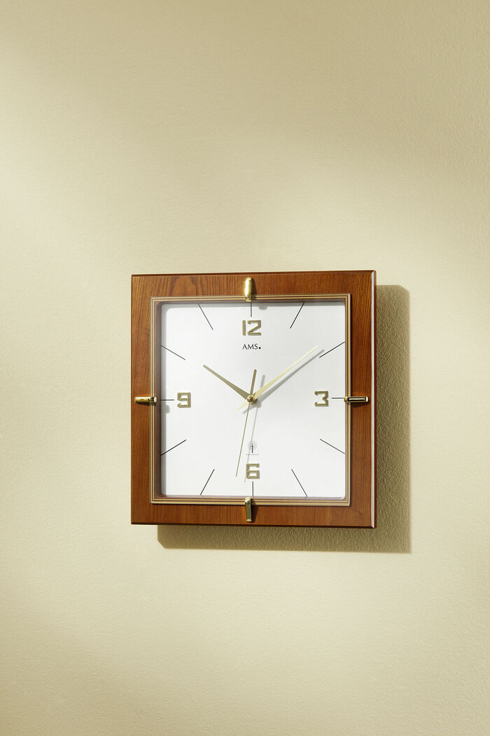"AMS" Wanduhr mit Funkuhrwerk 