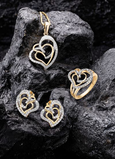 Herz-Ohrstecker mit 68 Diamanten 