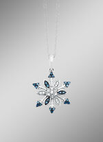 Anhänger Schneeflocke mit weißen und blauen Diamanten 