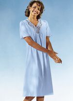 Nachthemd, Kurzarm mit Spitze am V-Ausschnitt BLEU