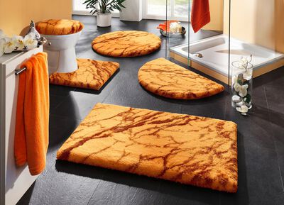 Badgarnitur von Grund mit Marmor-Dessin 