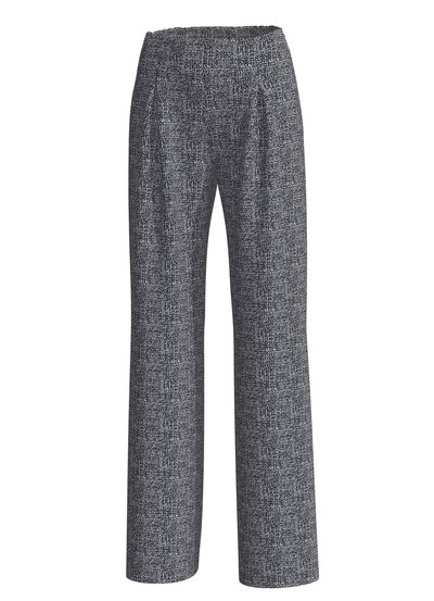 Hose mit aktueller Beinweite 