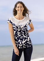 Shirt mit floraler Stickerei 