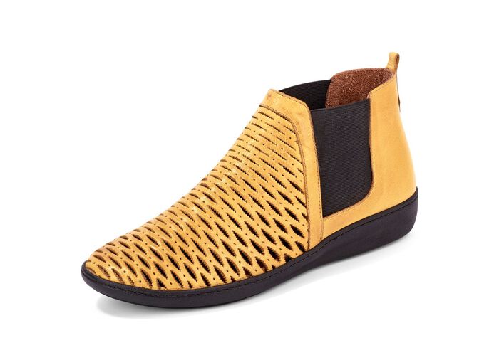 Gemini Schlupf-Stiefelette mit luftiger Zierlochung MAISGELB