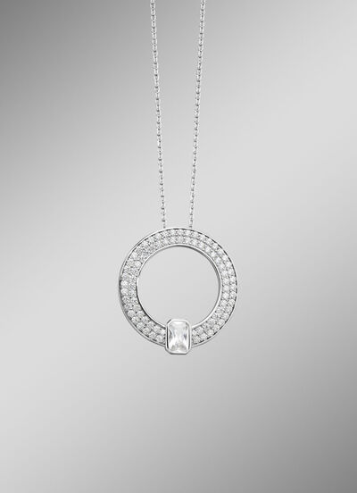 Anhänger mit Kette 