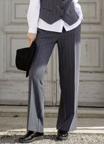 Hose mit Nadelstreifen 