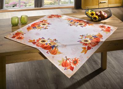 Tisch- und Raumdekoration mit herbstlichen Motiven 