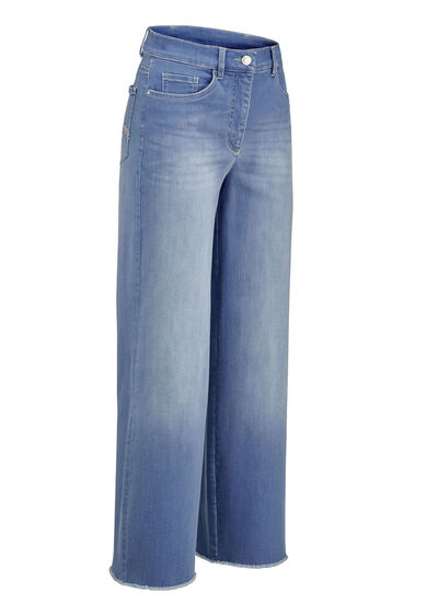 Jeans mit modischer Beinweite 