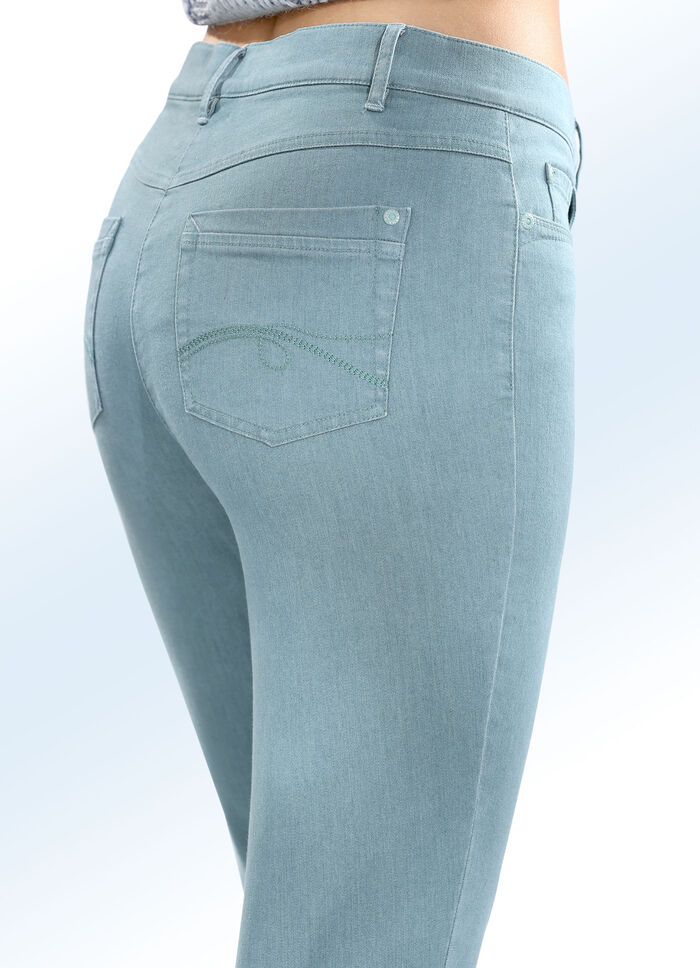 Superbequeme Jeans in 5-Pocket-Form 