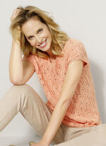 Pulli in dekorativem Mustermix 