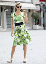 Kleid in schwingender Schlupfform